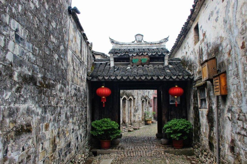 探索女友十天没搭理,因为吵架,她在出差,